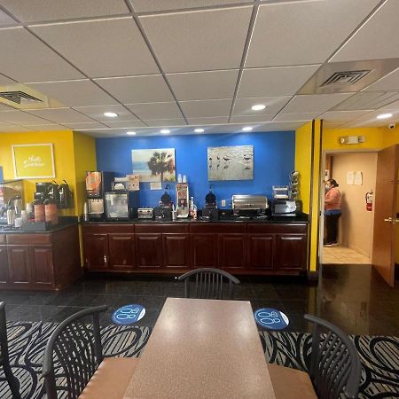 Days Inn & Suites By Wyndham Fort Pierce I-95 Luaran gambar