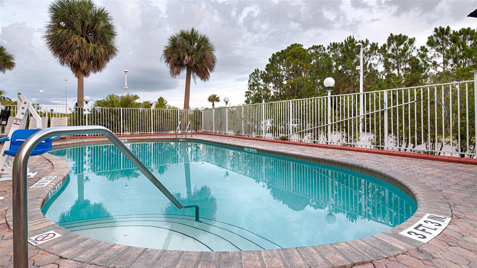 Days Inn & Suites By Wyndham Fort Pierce I-95 Luaran gambar