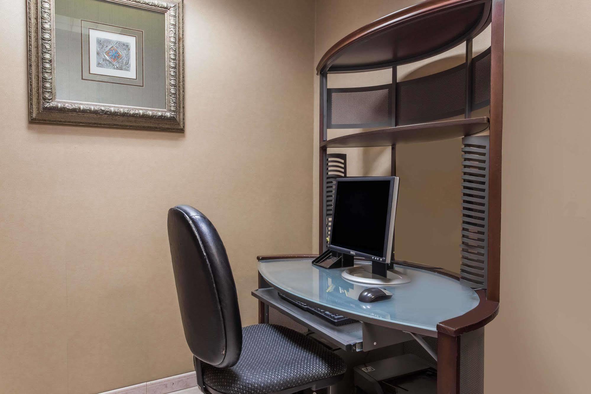 Days Inn & Suites By Wyndham Fort Pierce I-95 Luaran gambar